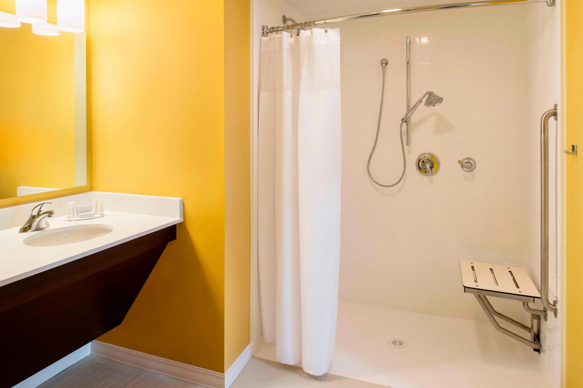 Towneplace Suites By Marriott Red Deer Eksteriør bilde