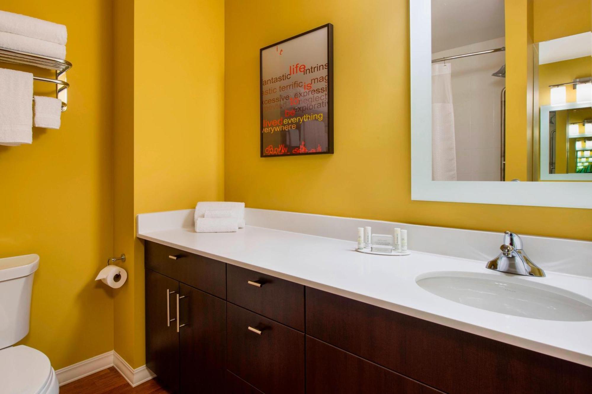 Towneplace Suites By Marriott Red Deer Eksteriør bilde