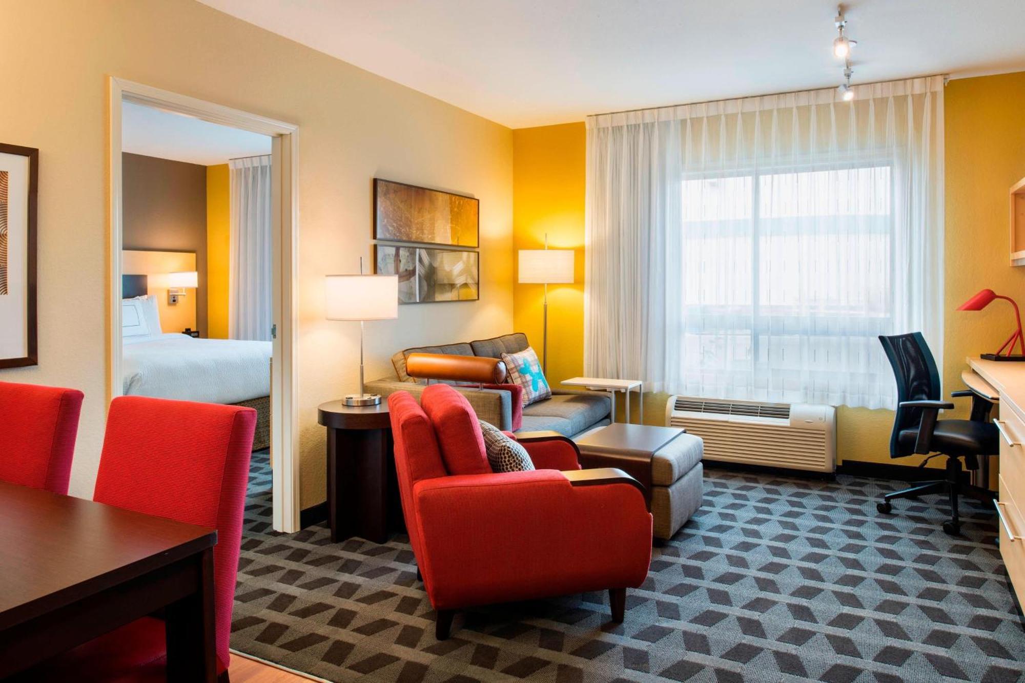 Towneplace Suites By Marriott Red Deer Eksteriør bilde